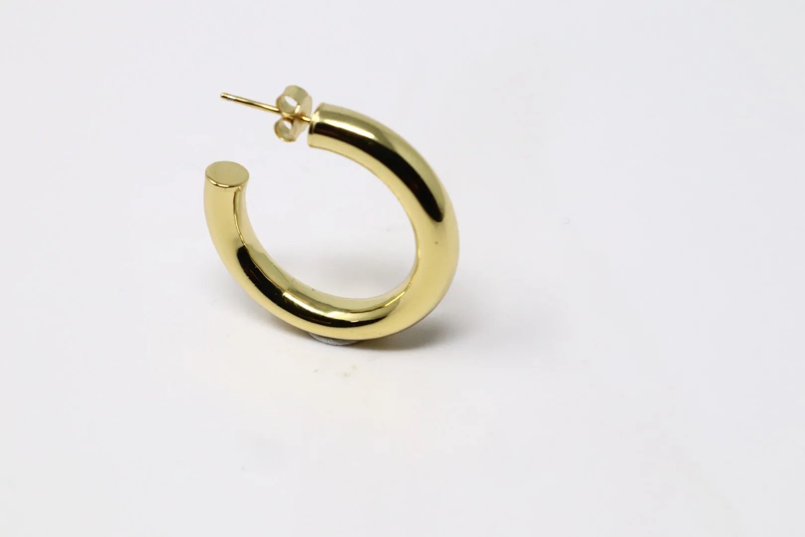 Elegant 18K Gold Plated Simple Circle Hoop Earrings - C Shape Fashion Earrings for Every Occasion